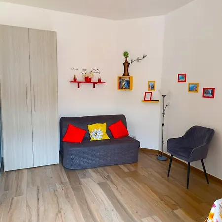 Pacific Hill 公寓 *